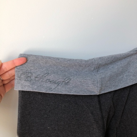 Lululemon flared pants - grey - Size 6 - Picture 3 of 4